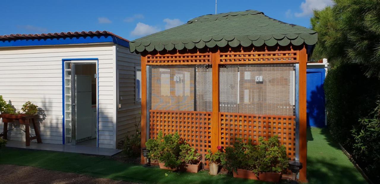 En Finca Las Dunas Dos Chalets Con Jacuzzis En Primera Linea De Playa , Uno De 4 Dormitorios Y Otro De 2 Dormitorios, Llama Al Seiscientos Veintisiete Cuatrocientos Diecisiete Trescientos Noventa Y Ocho โรตา ภายนอก รูปภาพ