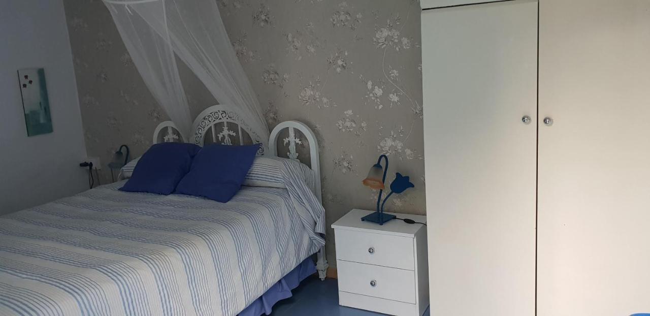 En Finca Las Dunas Dos Chalets Con Jacuzzis En Primera Linea De Playa , Uno De 4 Dormitorios Y Otro De 2 Dormitorios, Llama Al Seiscientos Veintisiete Cuatrocientos Diecisiete Trescientos Noventa Y Ocho โรตา ภายนอก รูปภาพ