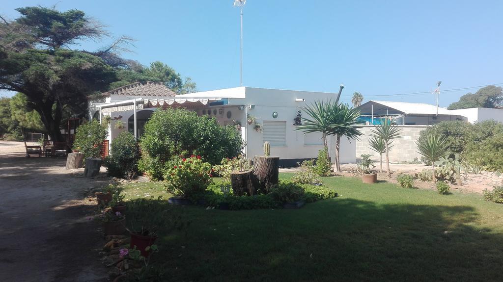 En Finca Las Dunas Dos Chalets Con Jacuzzis En Primera Linea De Playa , Uno De 4 Dormitorios Y Otro De 2 Dormitorios, Llama Al Seiscientos Veintisiete Cuatrocientos Diecisiete Trescientos Noventa Y Ocho โรตา ภายนอก รูปภาพ